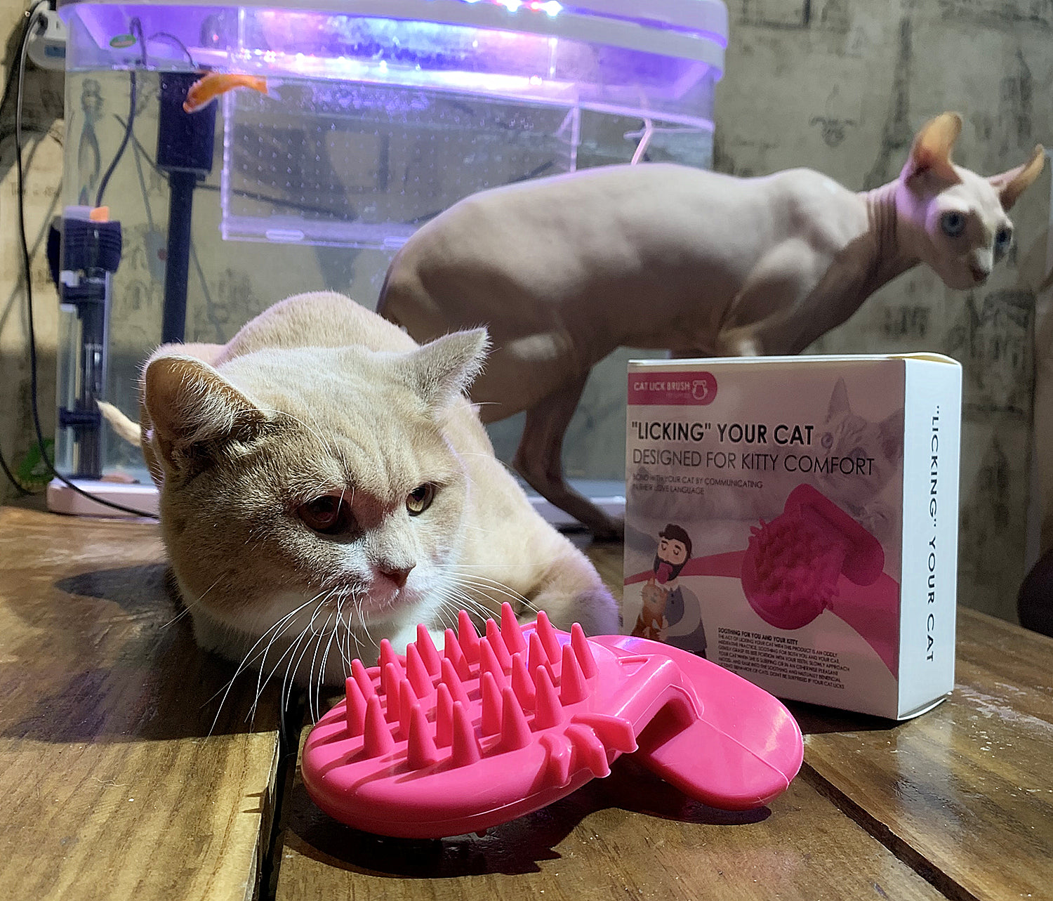 Cat Brush Shedding Grooming, Soft Massage Cat Tongue Brush, Licking Your Cat like a Mama Cat to Comfort, Surprise Pet Gifts